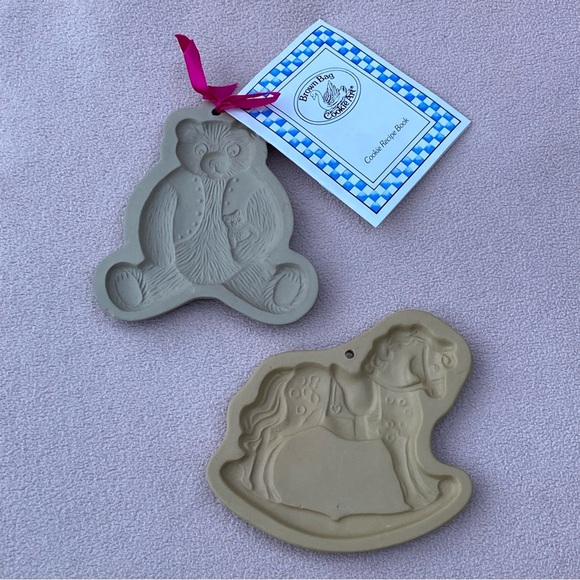 Brown Bag Cookie Art Shortbread Molds-Set of 2-Vintage-Vtg-80s-Dessert-Teddy-Toy - Picture 1 of 11